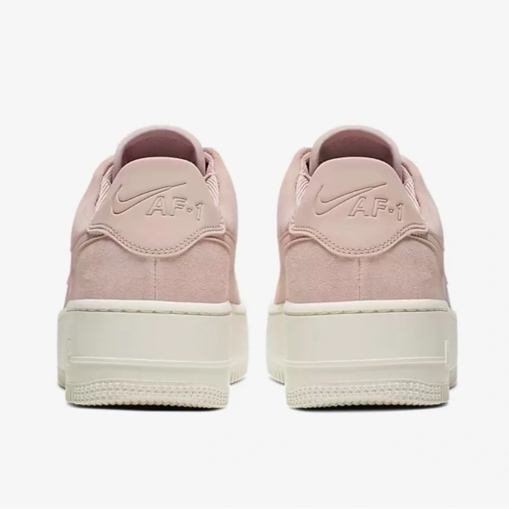 Nike WMNS Air Force 1 Sage Low Platform Sneakers Particle Beige/Phant AR5339-201